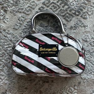 Betseyville Makeup/Travel Case
